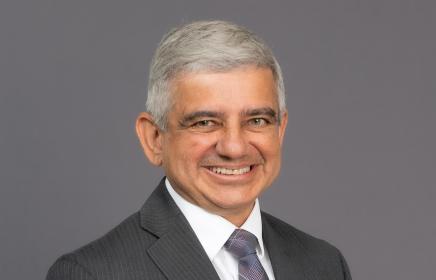 Arshil Jamal headshot